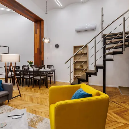 Korond Palace With 4 Bedrooms In An Unesco Protected Palazzo * Budapest