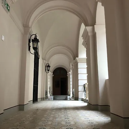 Korond Palace With 4 Bedrooms In An Unesco Protected Palazzo * Budapest