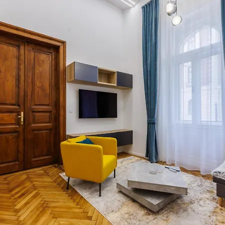 Apartment Korond Palace With 4 Bedrooms In An Unesco Protected Palazzo Budapest