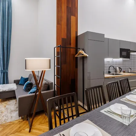 Korond Palace With 4 Bedrooms In An Unesco Protected Palazzo *